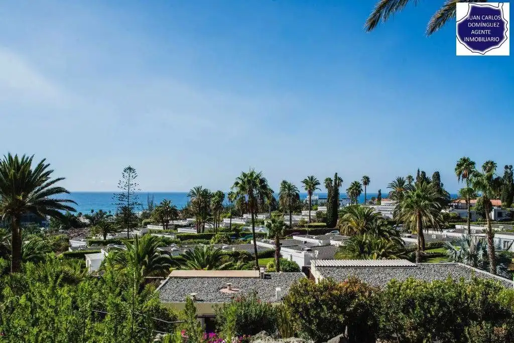 Exterior view of Apartments for rent in San Bartolomé de Tirajana  with Terrace, Furnished and Community pool