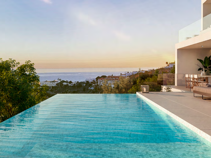 Piscina de Casa o xalet en venda en Fuengirola amb Aire condicionat, Jardí privat i Terrassa