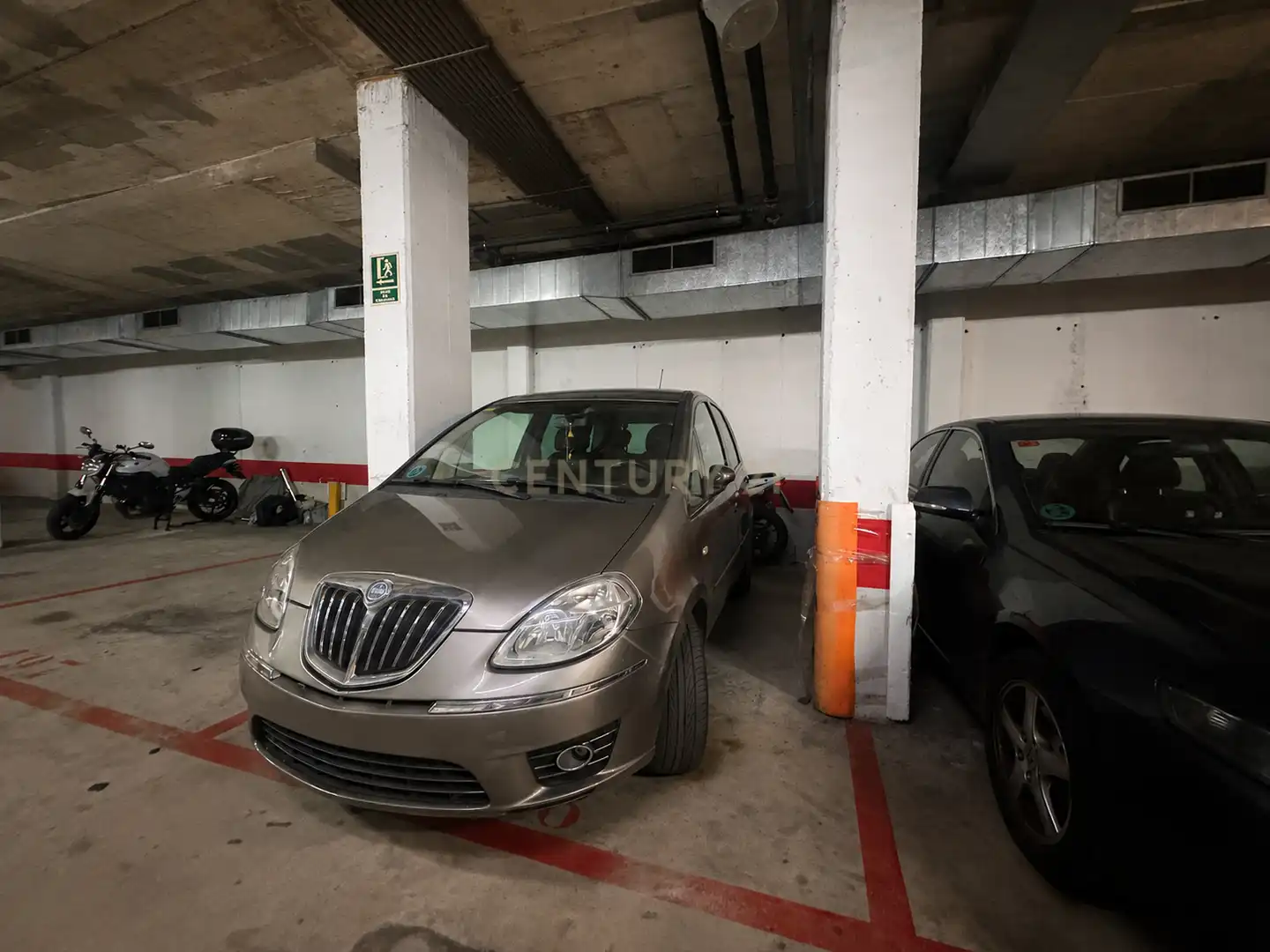 Parking de Piso en venta en Sabadell con Balcón