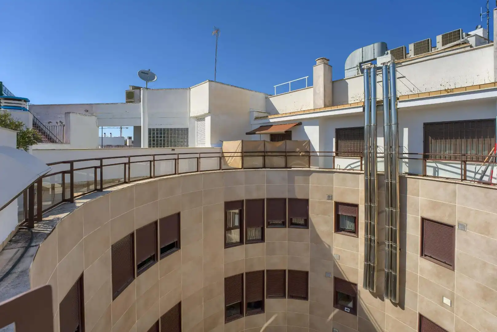 Außenansicht von Dachboden zum Verkauf in Sevilla mit Klimaanlage, Heizung und Terrasse
