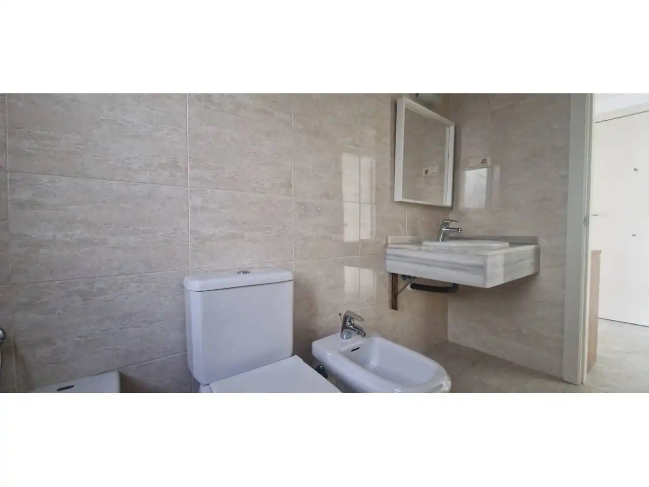 Apartamento con piscina en venta en Puerto Marina, imagen 9
