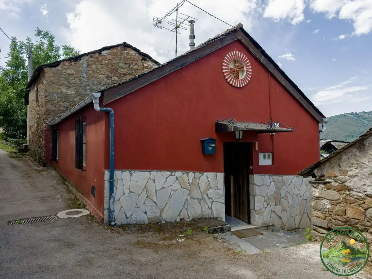 Exterior view of Houses for sale in Toreno  with Heating, Parquet flooring and Furnished