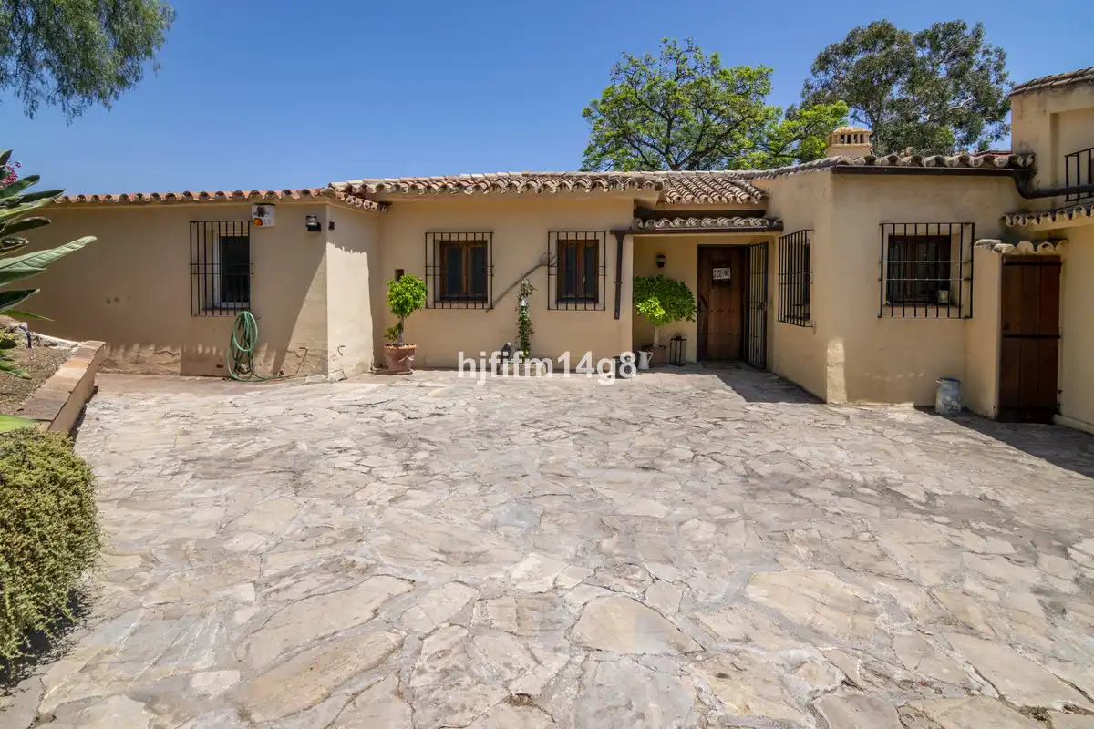 Detached house with garden for sale in Calle Benahavis, imagen 3