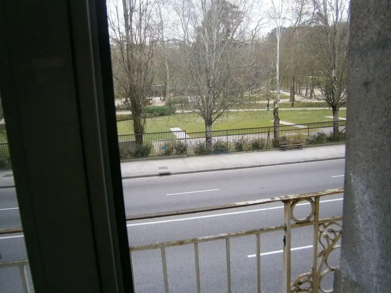 Vista exterior de Casa adosada en venda en Vigo 