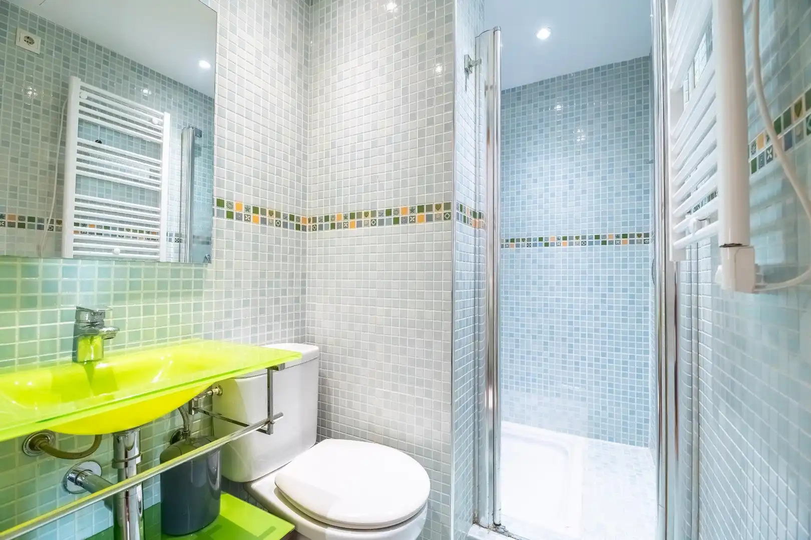 Bathroom of Attic for sale in  Palma de Mallorca  with Air Conditioner, Heating and Storage room