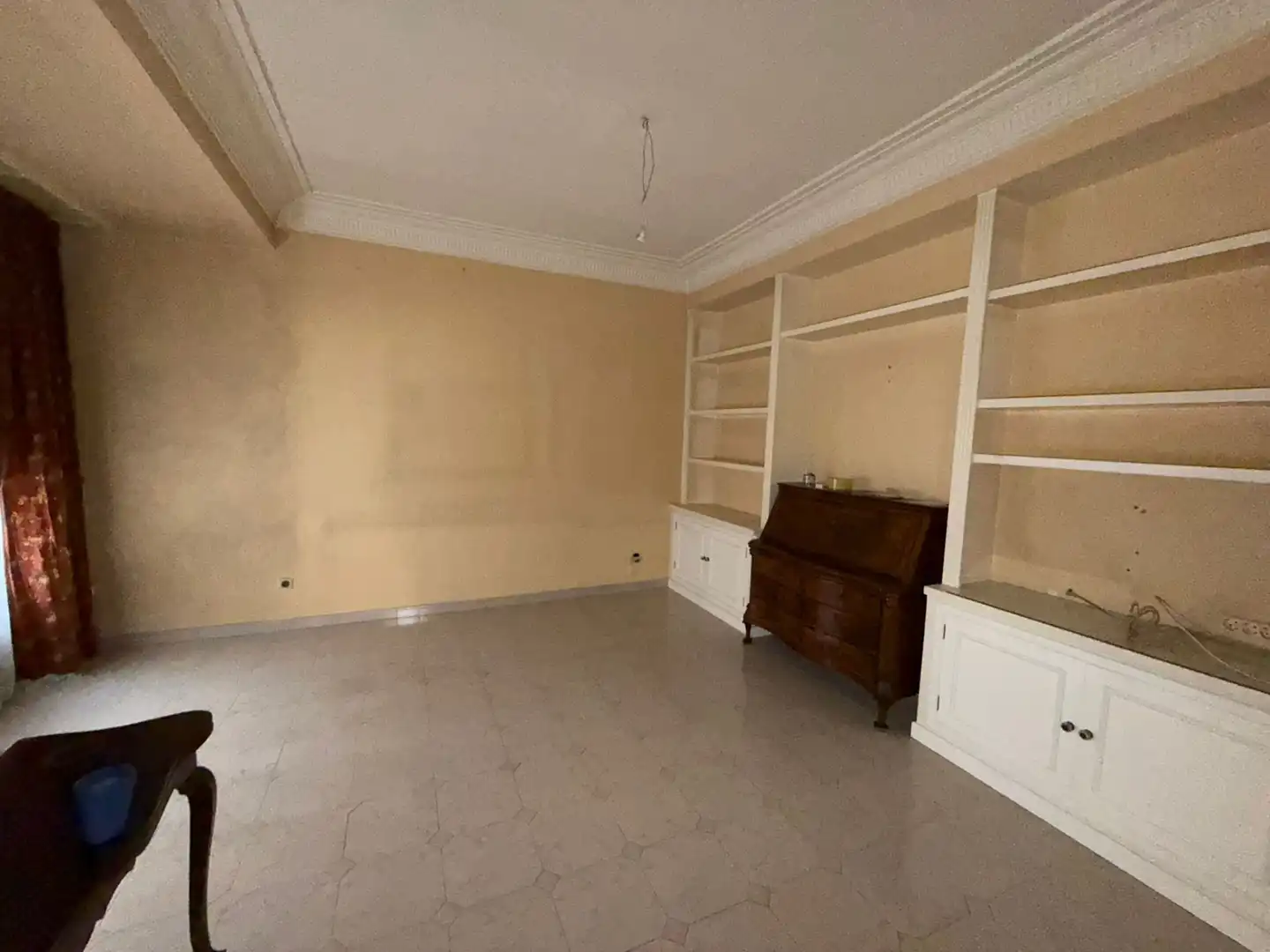 Living room of Flat for sale in Zaragoza  with Heating, Terrace and Furnished