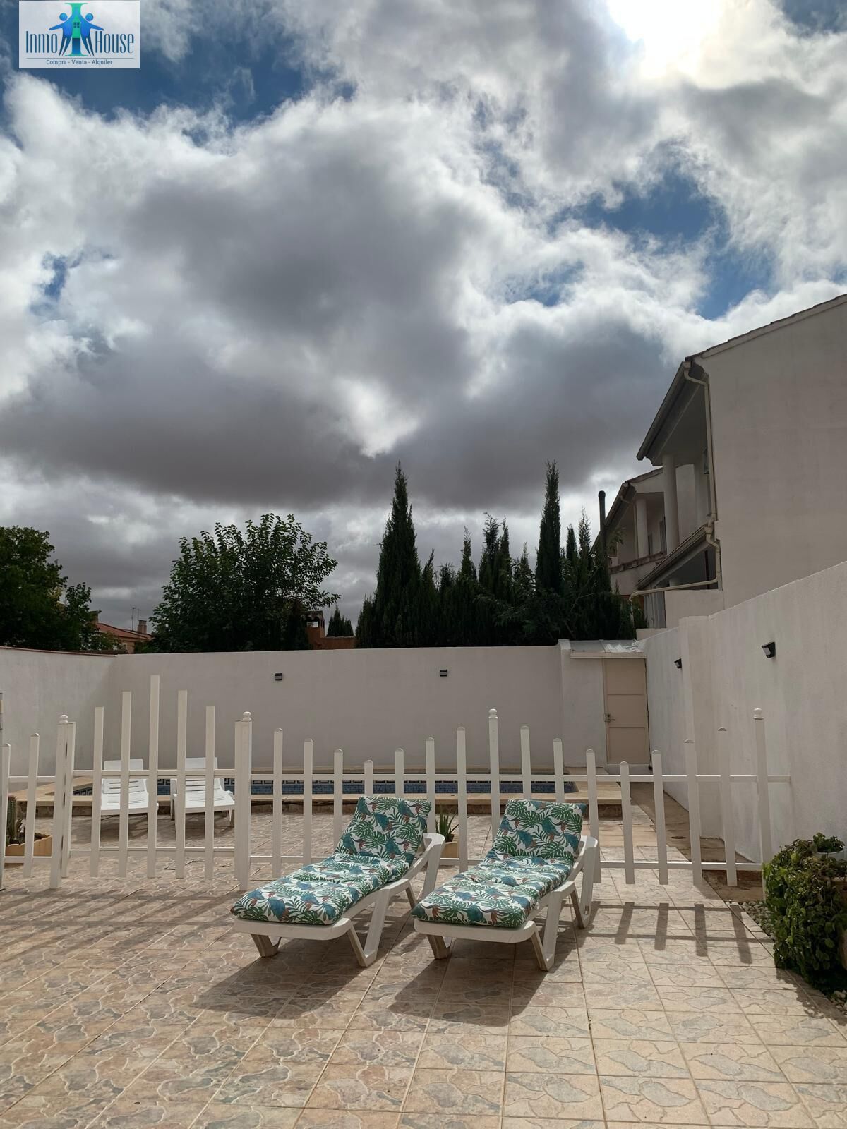 Vista exterior de Casa o xalet en venda en La Gineta amb Aire condicionat, Calefacció i Jardí privat