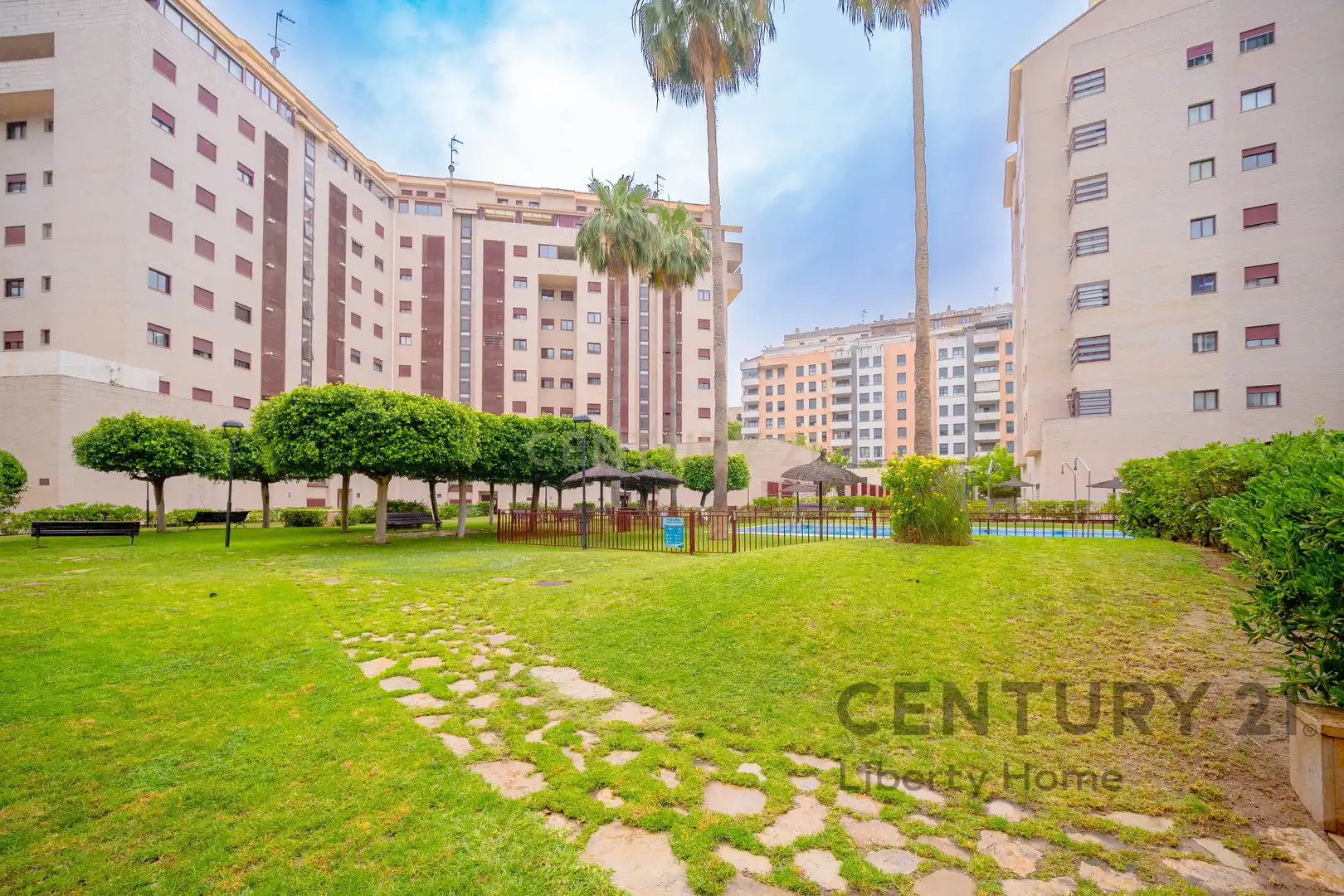 Exterior view of Apartments for rent in Valencia  with Air Conditioner, Private garden and Oven