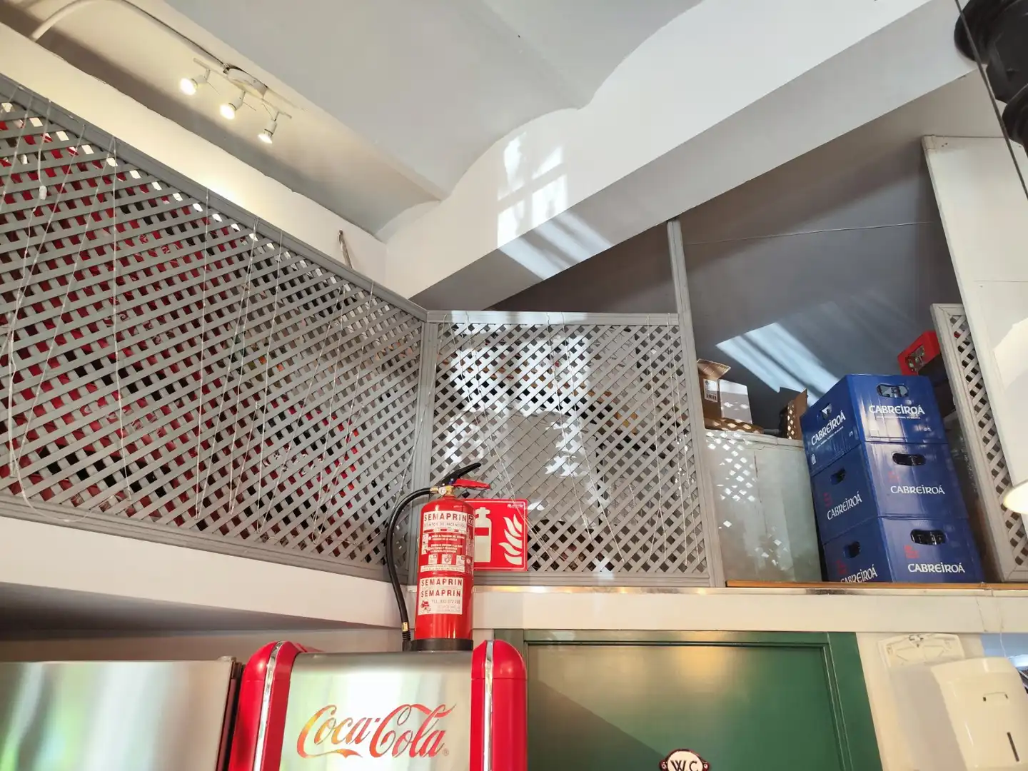 Business premises for transfer in Eixample, imagen 11