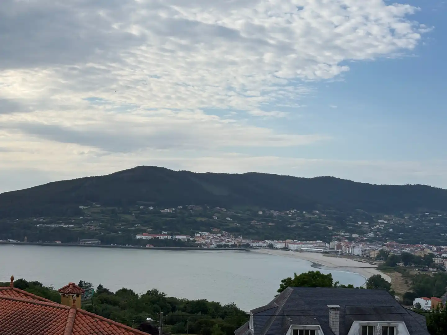 Vista exterior de Pis en venda en Cedeira amb Forn, Rentadora i Microones