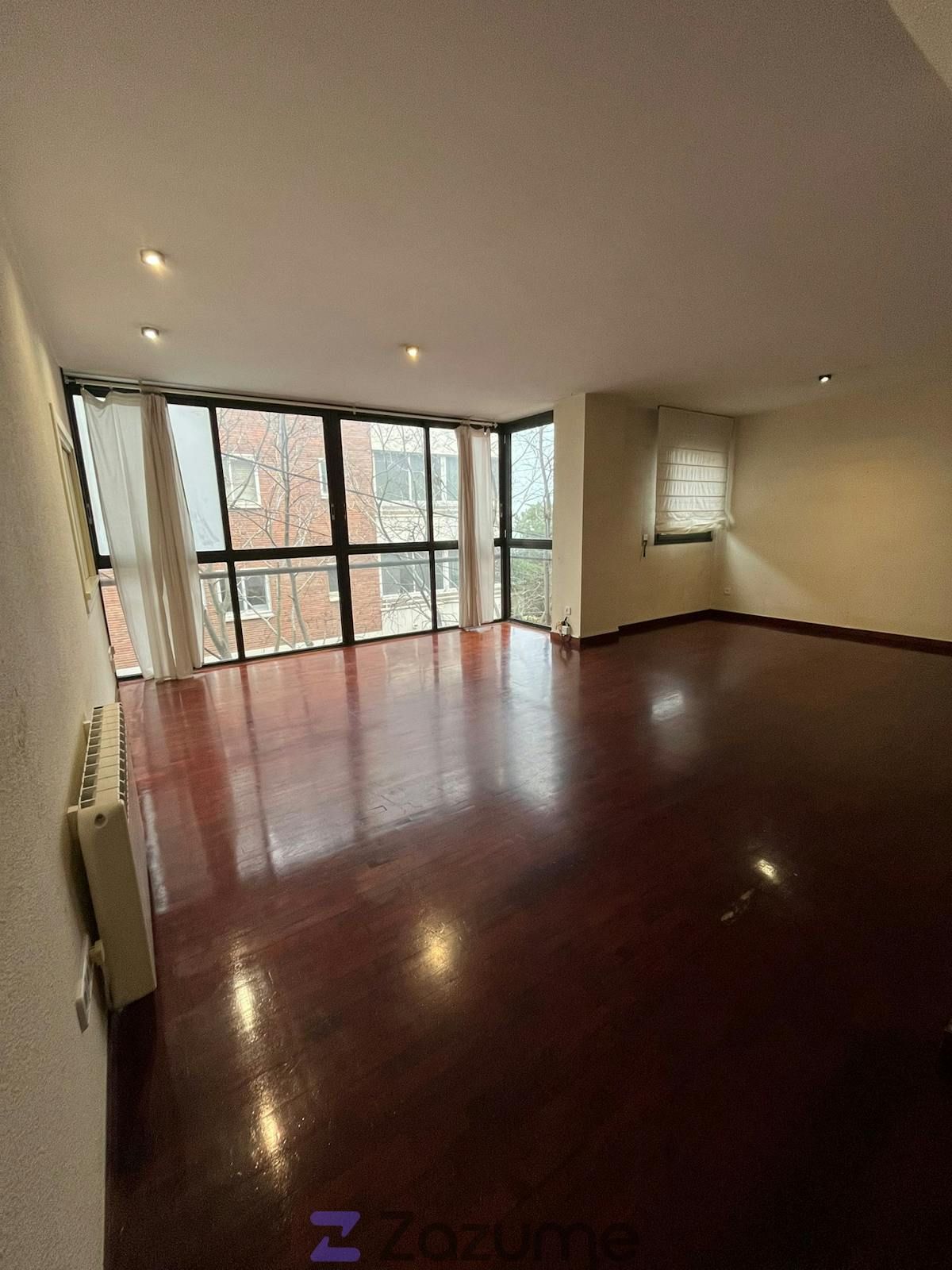 Living room of Flat to rent in  Barcelona Capital  with Heating, Parquet flooring and Storage room