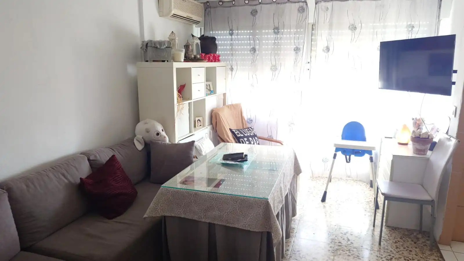 Sala de estar de Piso en venta en Sevilla con Aire acondicionado y Amueblado