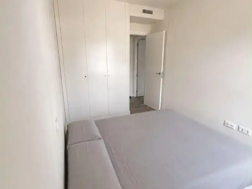 Schlafzimmer von Wohnung zur Miete in Dos Hermanas mit Klimaanlage, Terrasse und Balkon