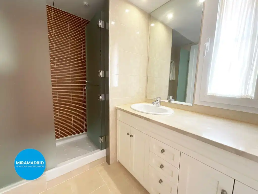 Bathroom of Detached homes for rent in Paracuellos de Jarama  with Air Conditioner and Swimming Pool