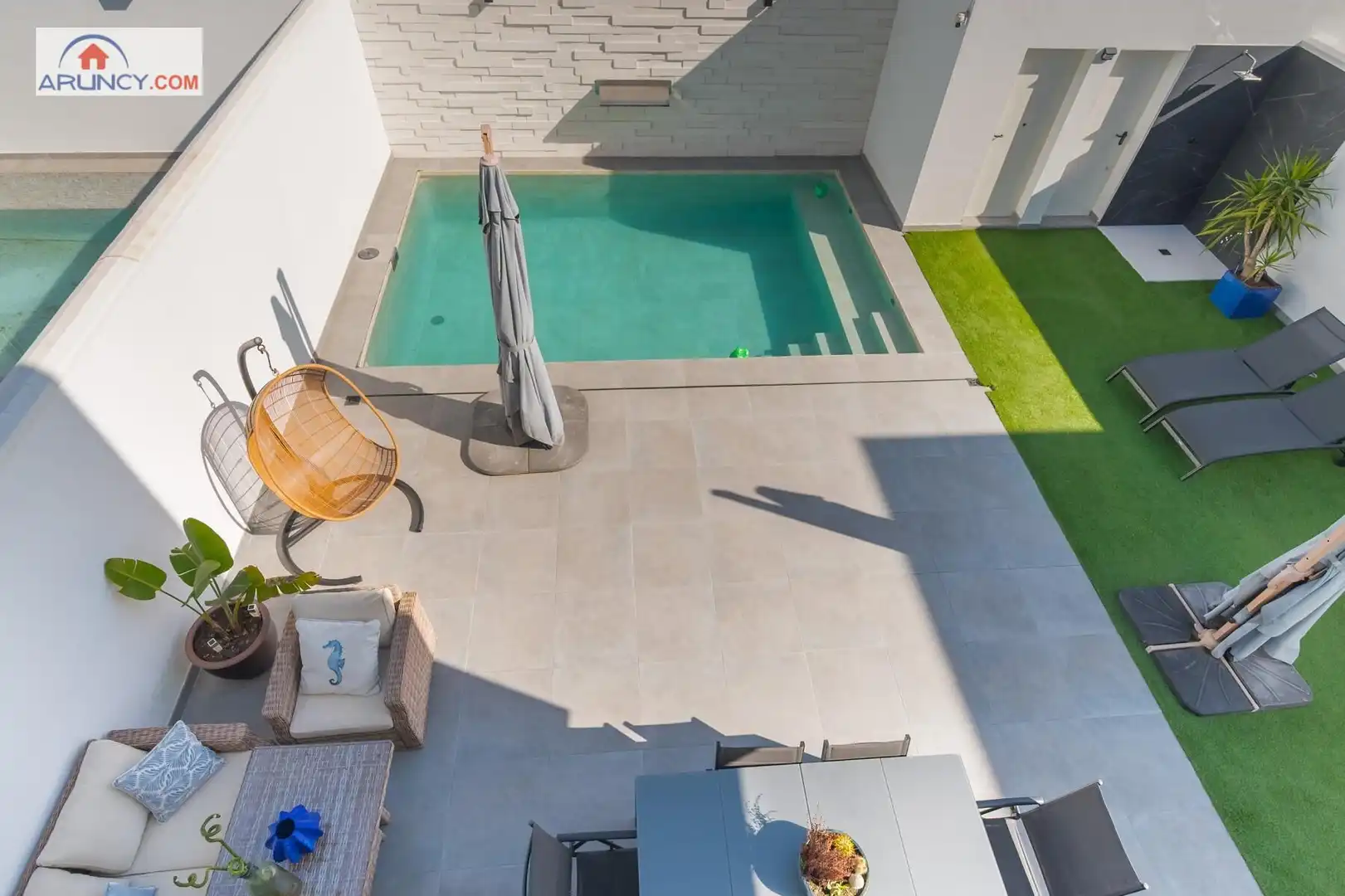 Piscina de Casa adosada en venta en Dos Hermanas con Aire acondicionado, Jardín privado y Terraza