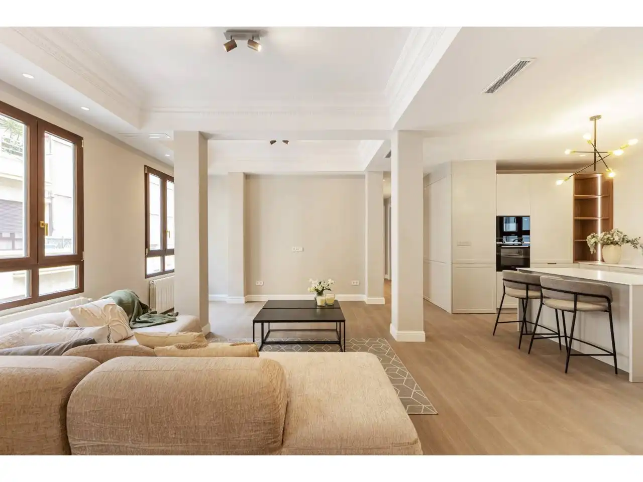 Living room of Flat for sale in Valencia  with Air Conditioner, Heating and Parquet flooring