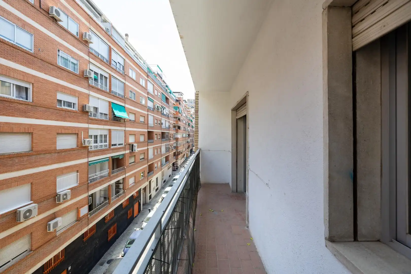 Vista exterior de Pis de lloguer en Granada amb Calefacció, Terrassa i Moblat