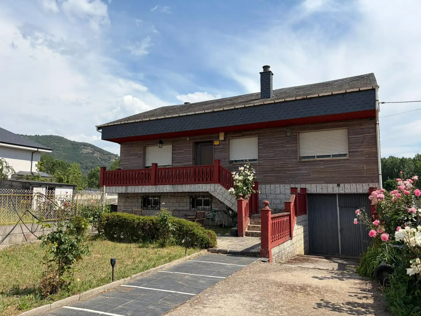 Außenansicht von Haus oder Chalet zum Verkauf in Ponferrada mit Heizung und Privatgarten