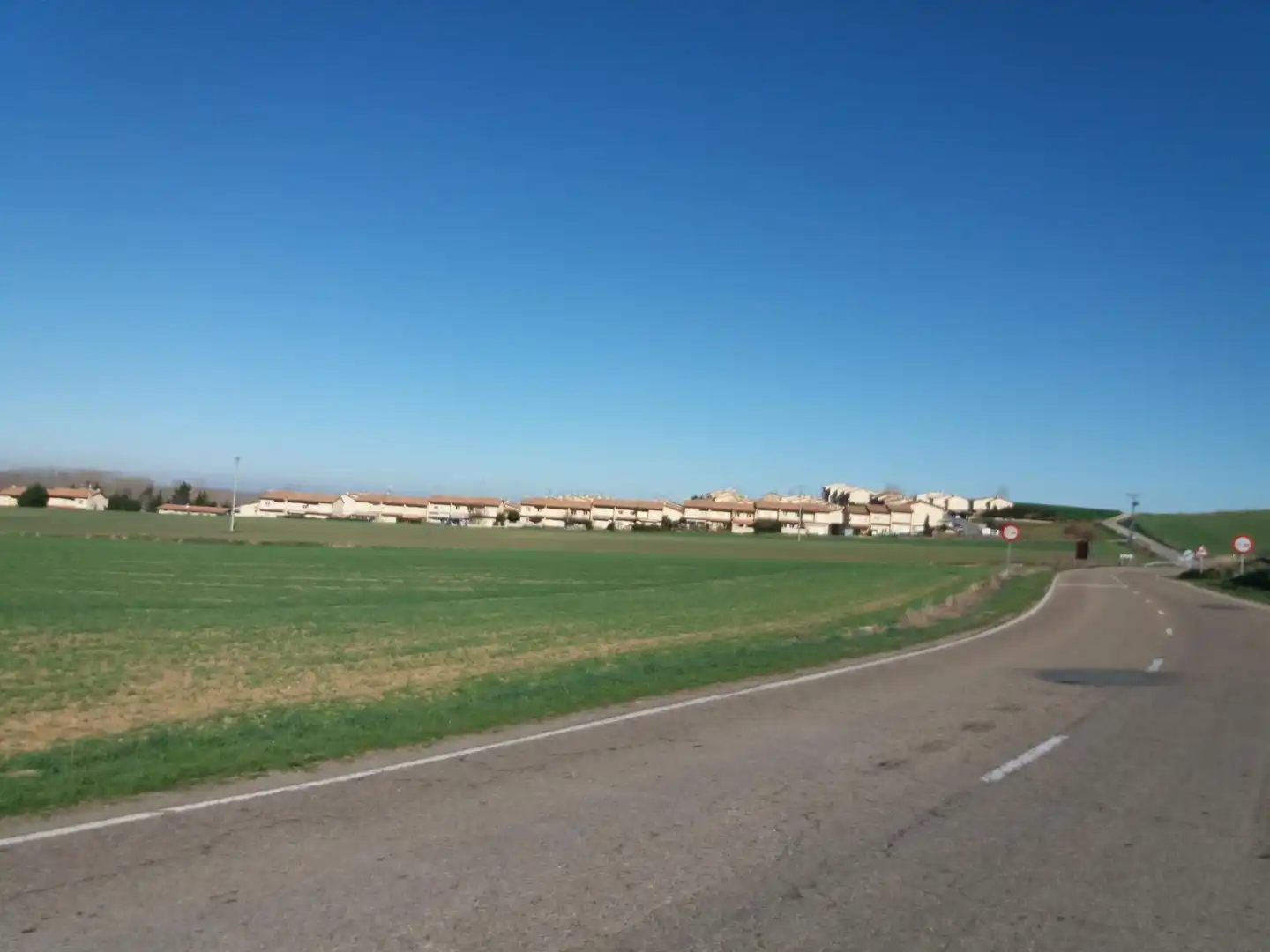 Vista exterior de Nave industrial en venta en Hontanares de Eresma