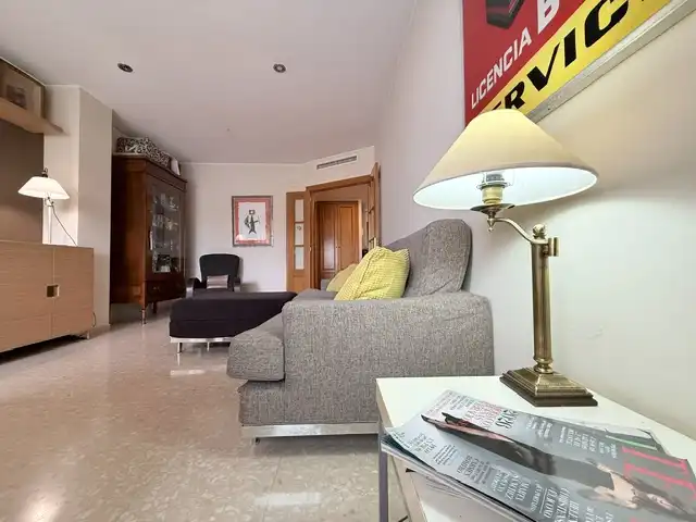 Sala de estar de Piso en venta en Castellón de la Plana / Castelló de la Plana con Calefacción y Trastero