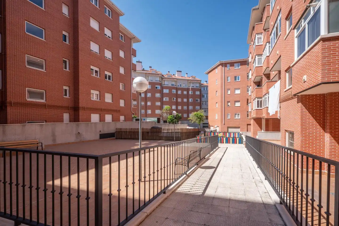 Vista exterior de Piso en venta en Ávila con Calefacción, Parquet y Terraza