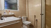 Bathroom of Apartment for sale in Benidorm  with Air Conditioner, Heating and Private garden