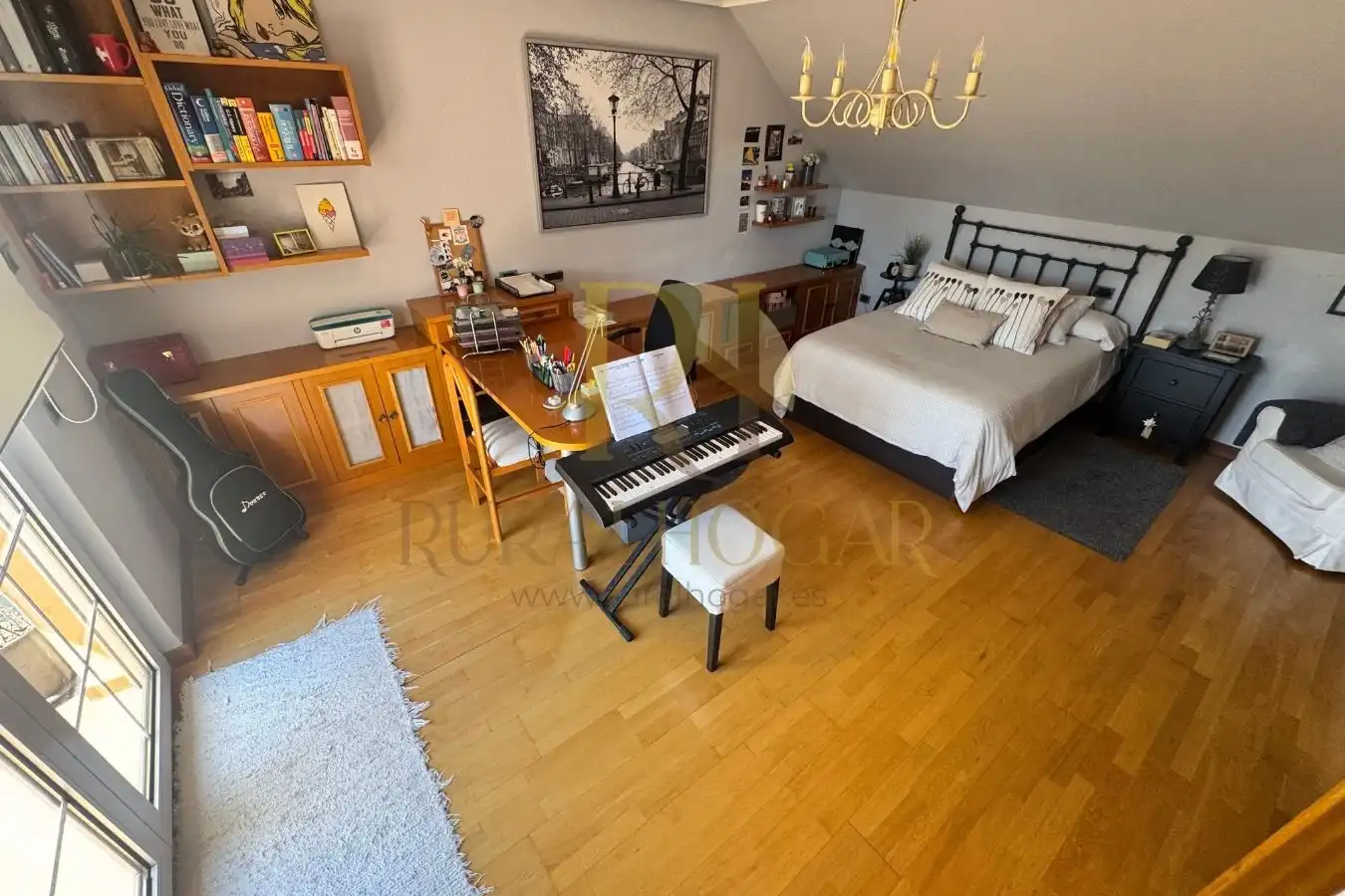 Habitación de Casa o chalet en venta en Santovenia de la Valdoncina con Calefacción, Jardín privado y Parquet