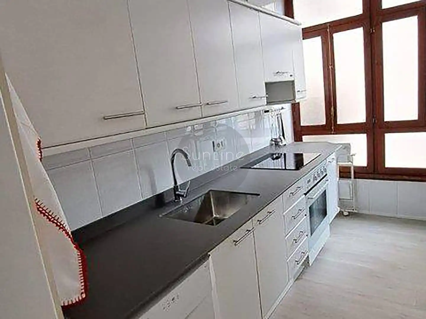 Cuina de Pis de lloguer en Valencia amb Aire condicionat i Moblat