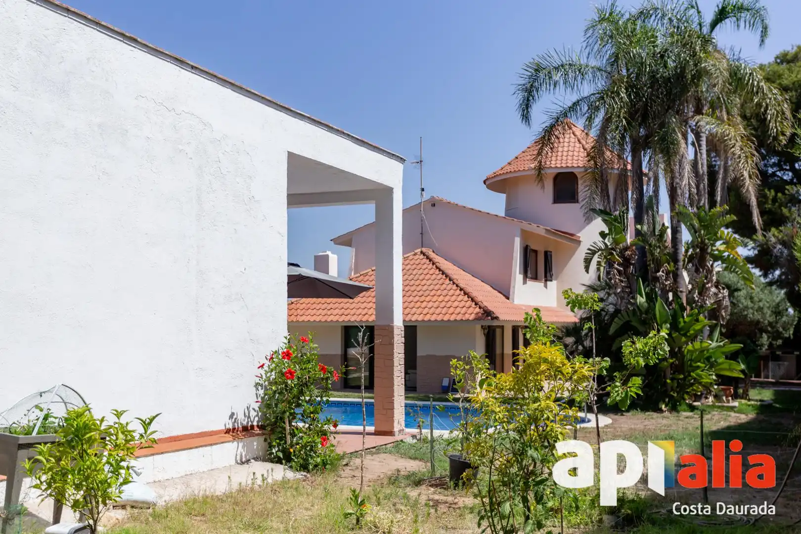 Vista exterior de Casa o xalet en venda en Salou amb Calefacció, Jardí privat i Terrassa