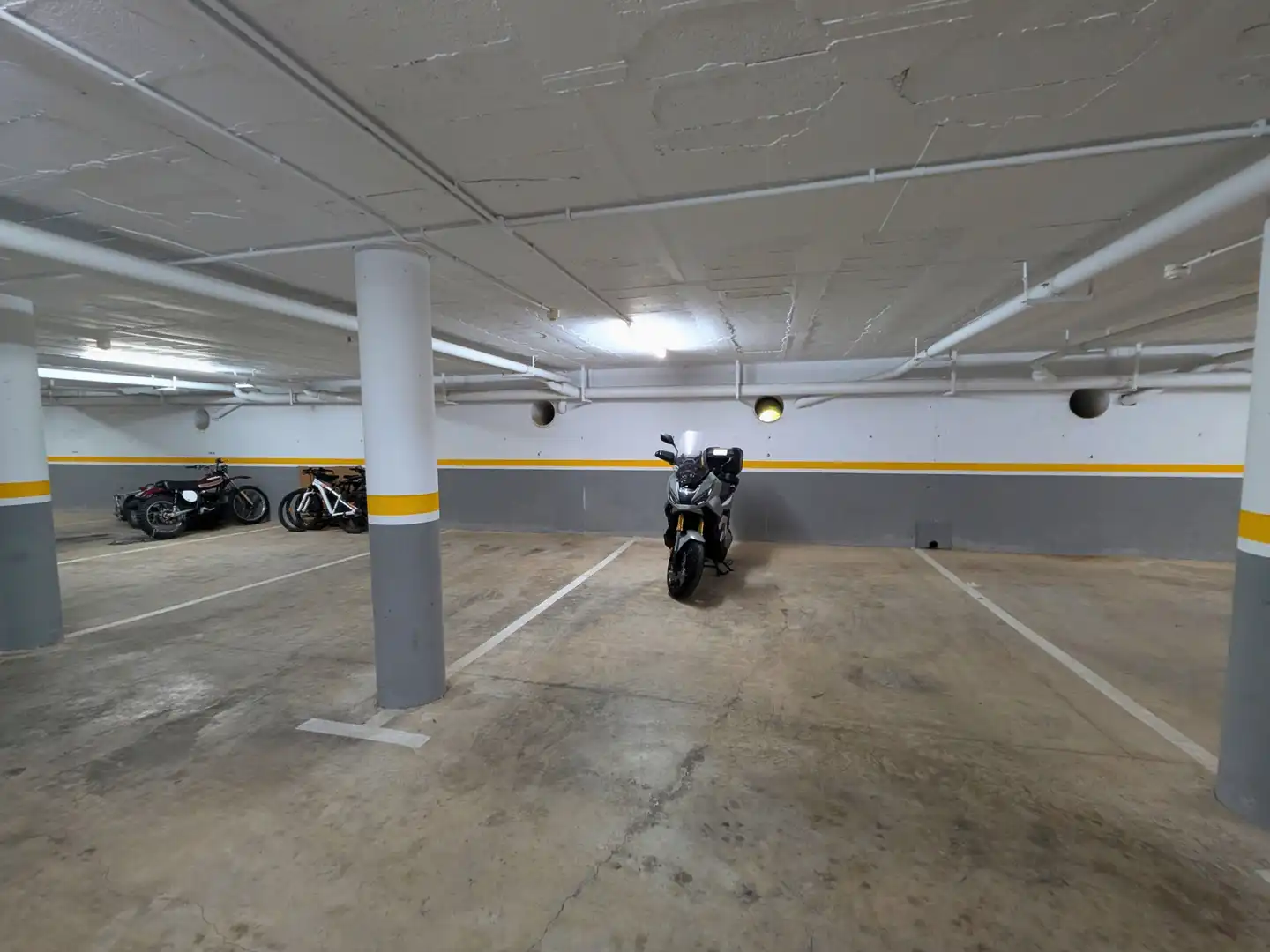 Parking of Flat for sale in Roses  with Air Conditioner, Heating and Terrace