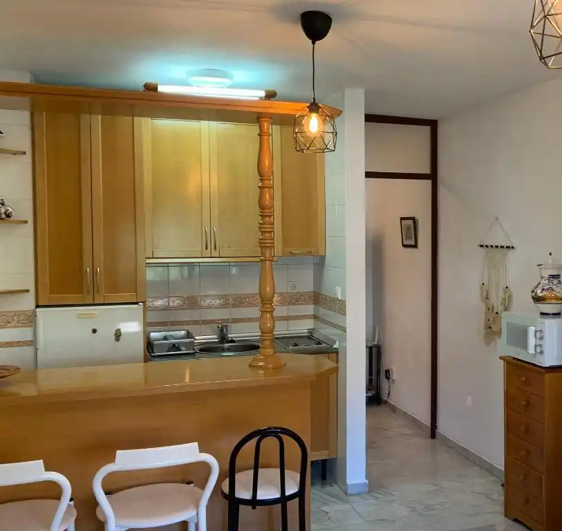 Cuina de Pis en venda en Almuñécar amb Jardí privat, Terrassa i Moblat