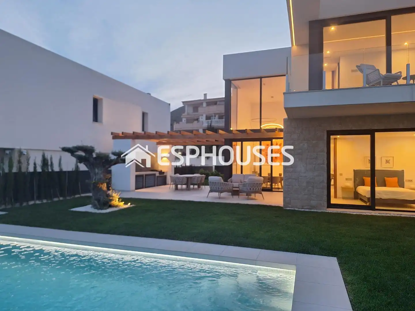 Vista exterior de Casa o chalet en venta en Finestrat con Aire acondicionado, Terraza y Piscina