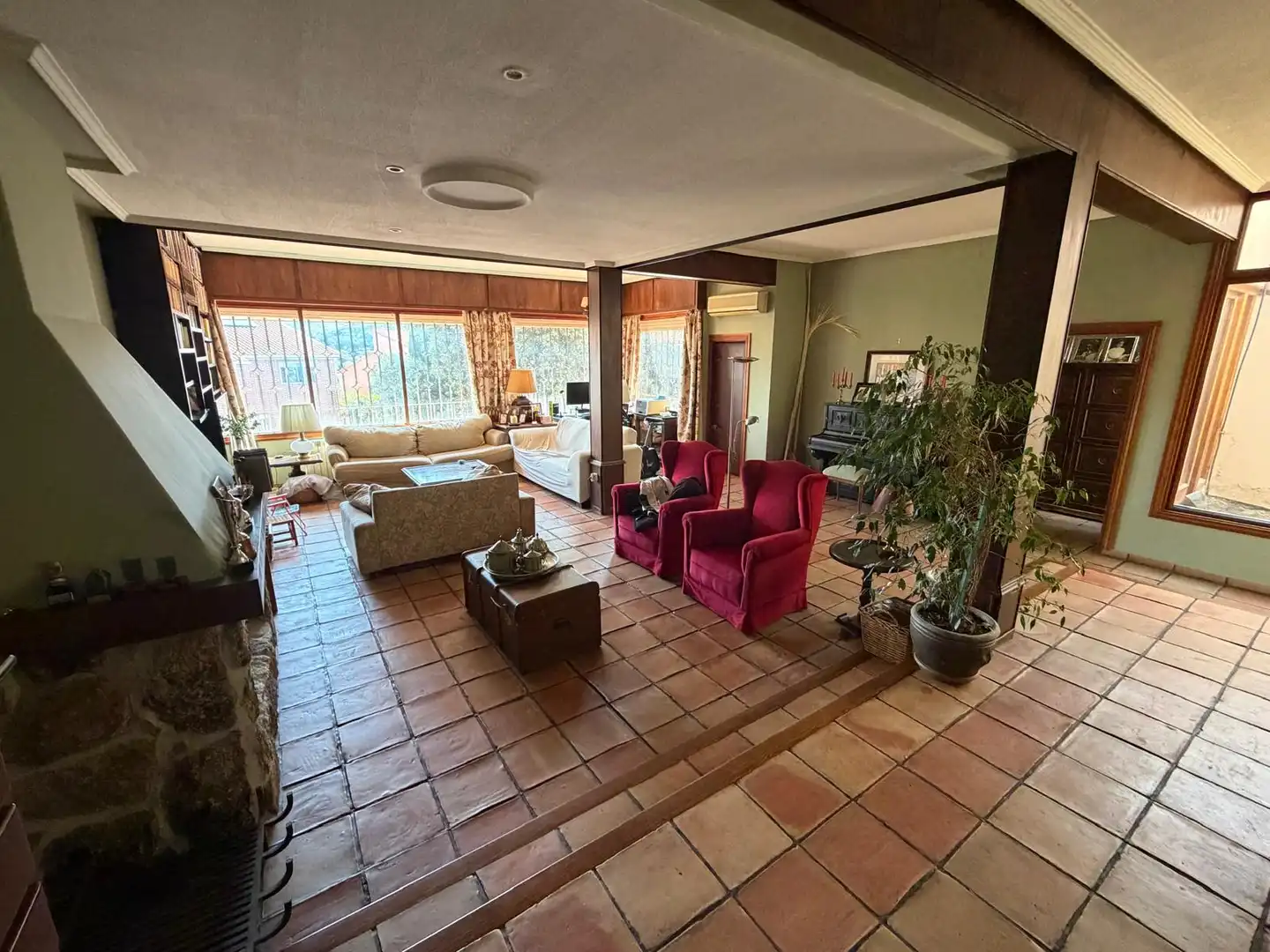Sala d'estar de Casa o xalet en venda en Galapagar amb Aire condicionat, Calefacció i Jardí privat