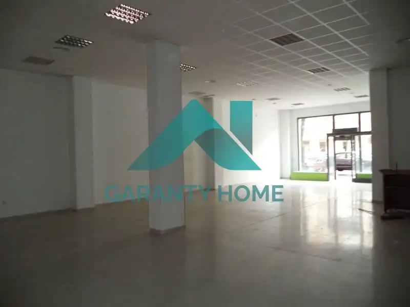 Local comercial en alquiler en Centro