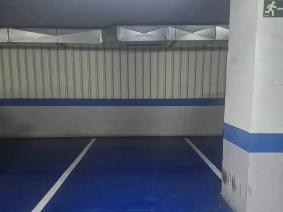 Parking of Garage for rent in Centro