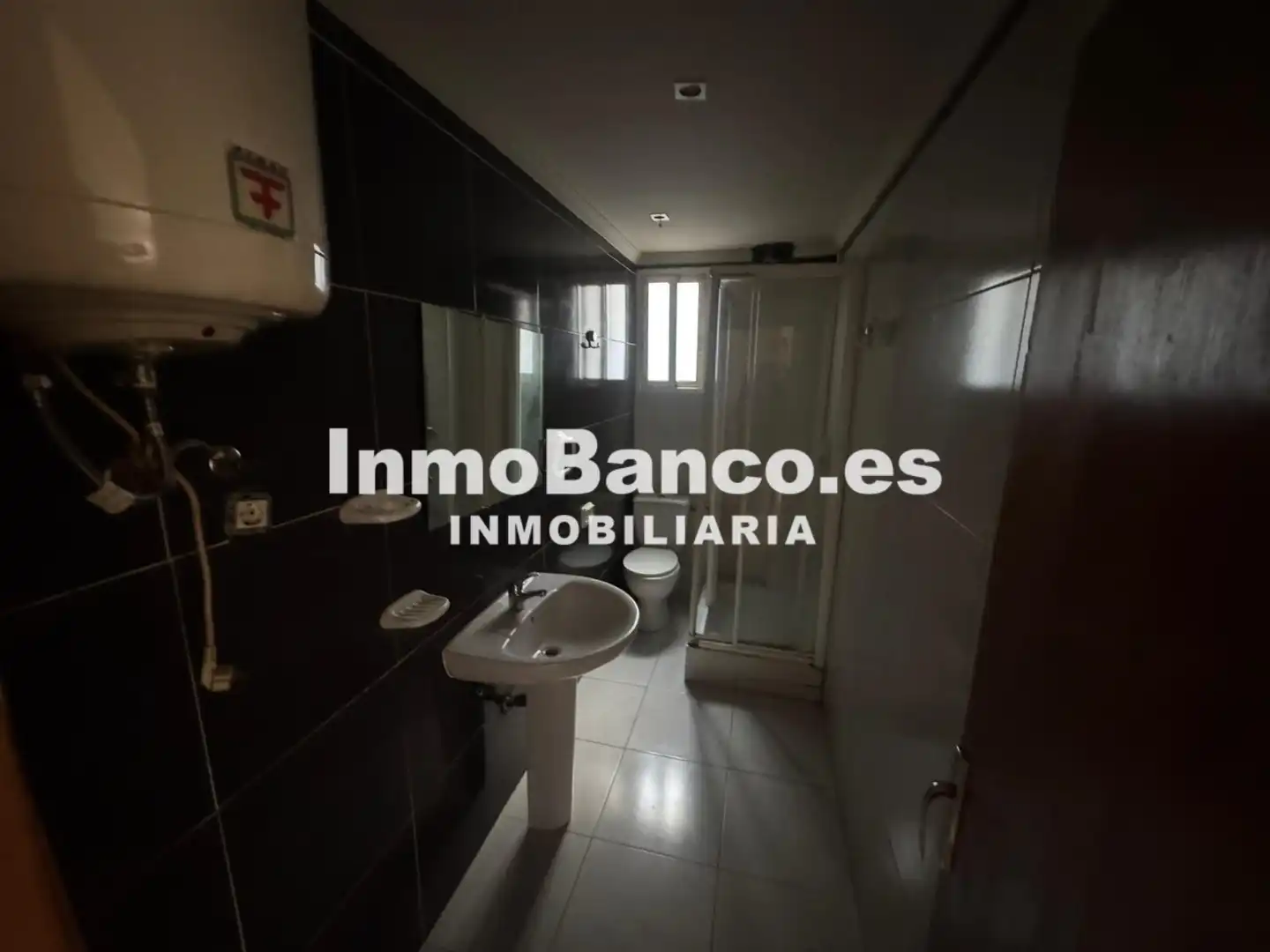 Piso en venta en Chiva con Balcón