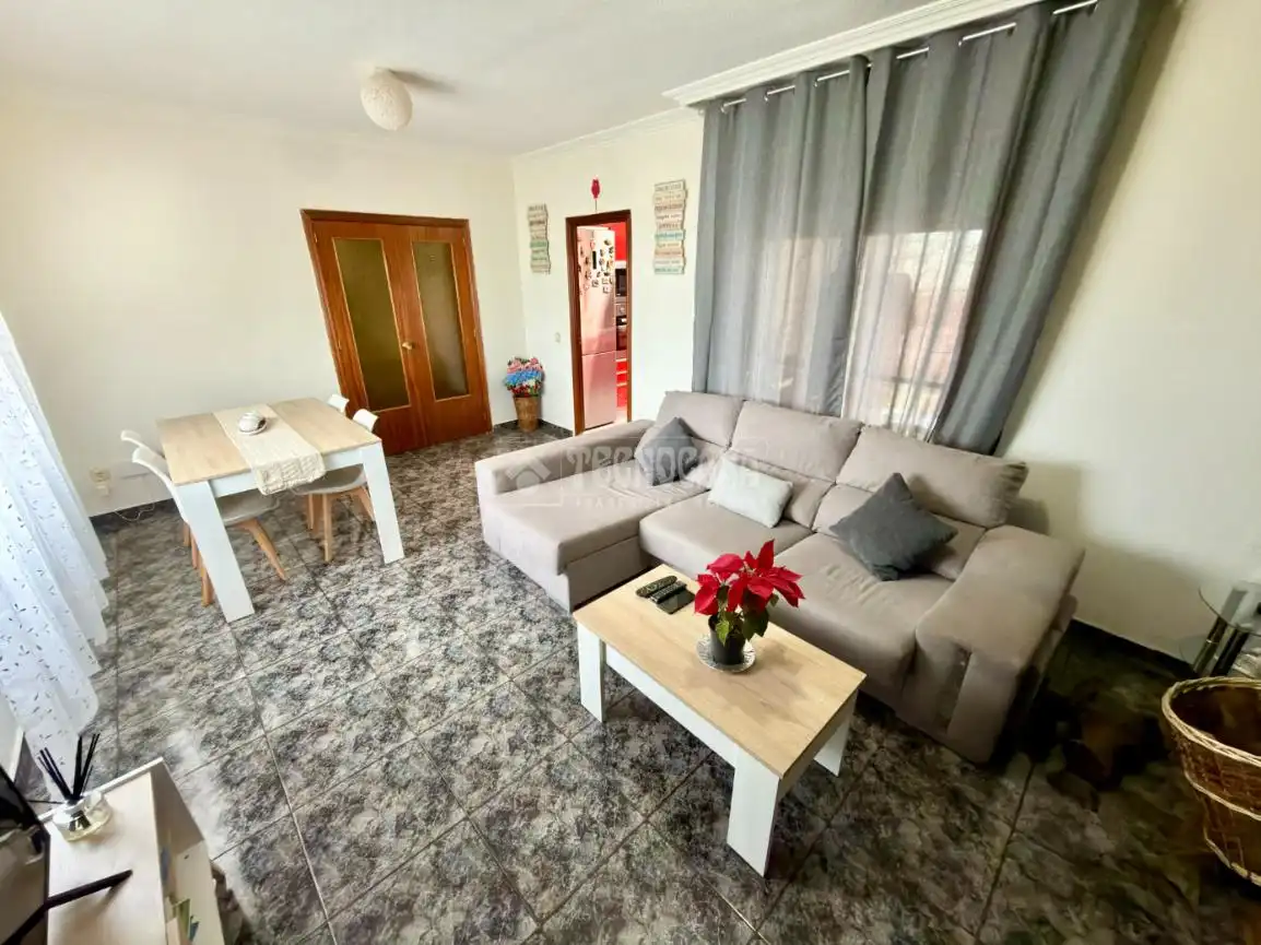 Sala d'estar de Casa adosada en venda en Valdeaveruelo amb Aire condicionat i Calefacció