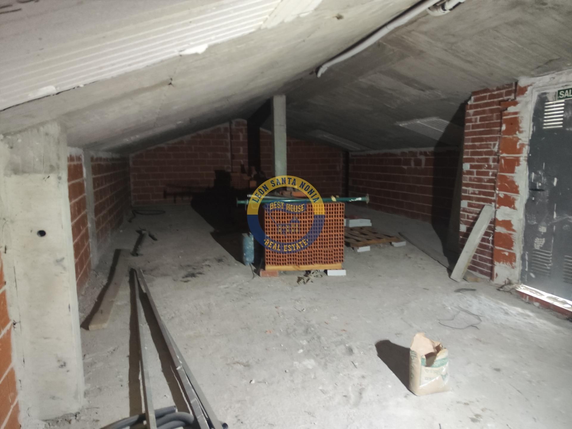 Ático en venta en Villaquilambre