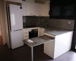 Cuina de Apartament de lloguer en  Lleida Capital amb Calefacció, Parquet i Moblat