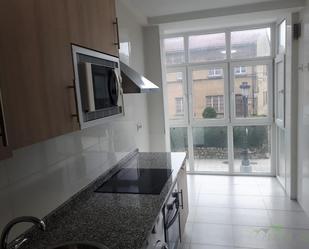 Cuina de Pis de lloguer en Oviedo  amb Calefacció, Terrassa i Moblat