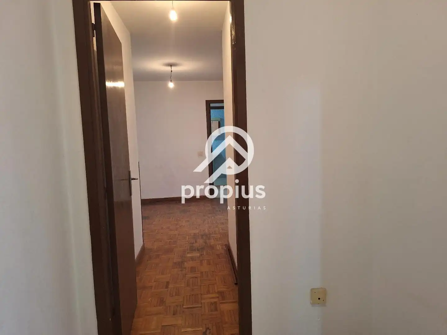 Piso en venta en Severo Ochoa, Parres