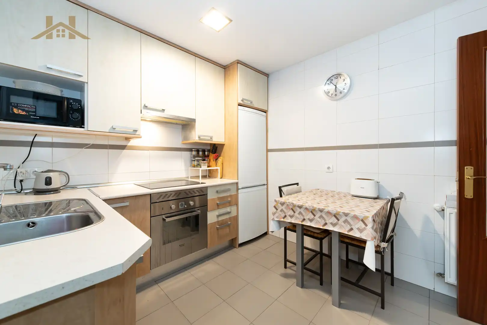 Cocina de Piso en venta en Madrid con Calefacción, Jardín privado y Terraza