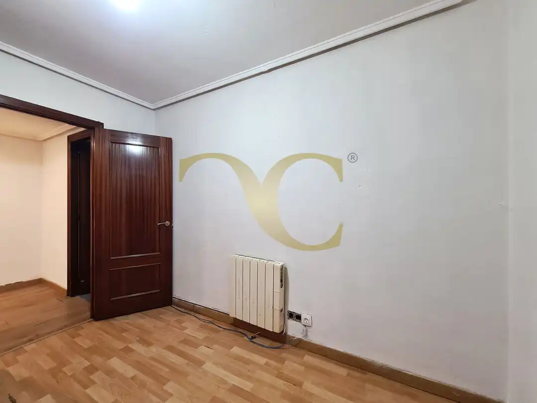 Pis en venda a Calle Aureliano San Román, Milán - Pumarín