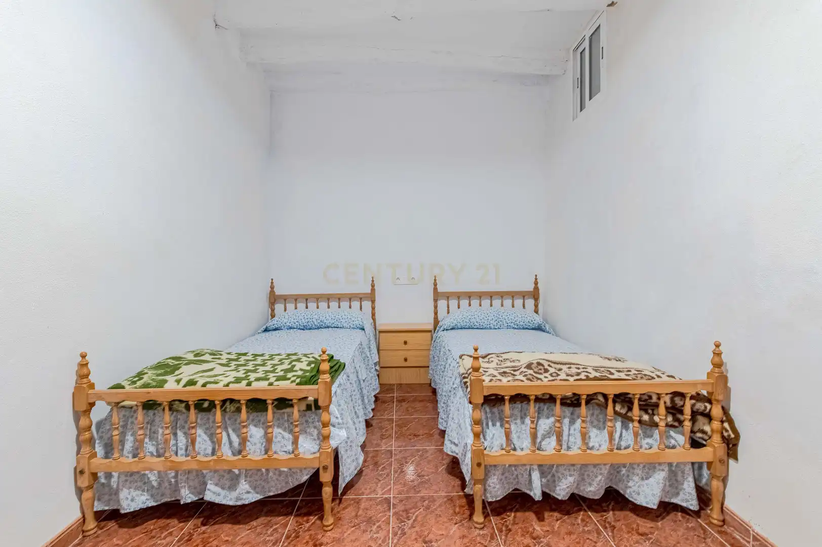 Dormitori de Casa o xalet en venda en Carataunas amb Forn, Rentadora i TV