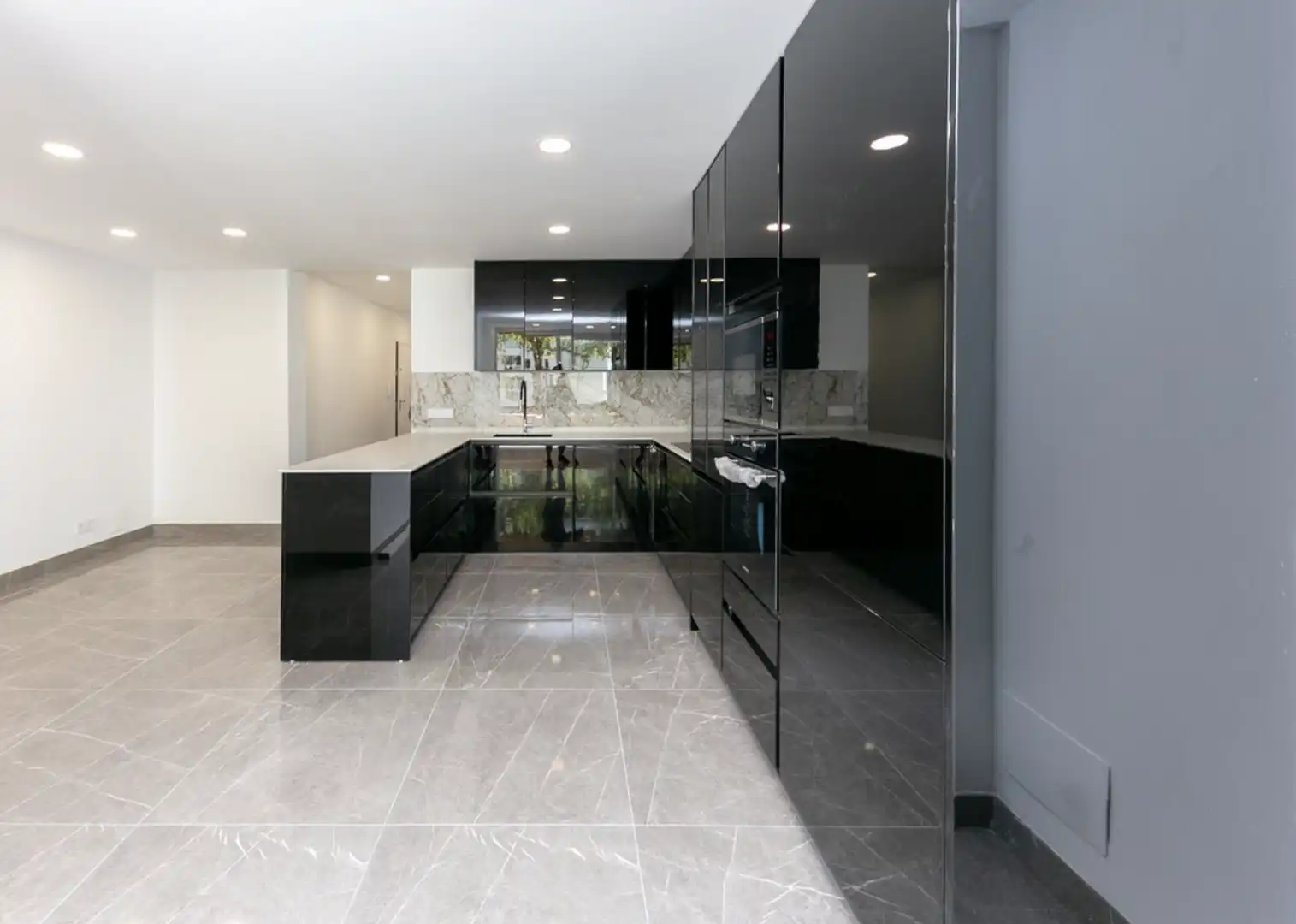 Cocina de Apartamento en venta en Marbella con Aire acondicionado, Calefacción y Terraza