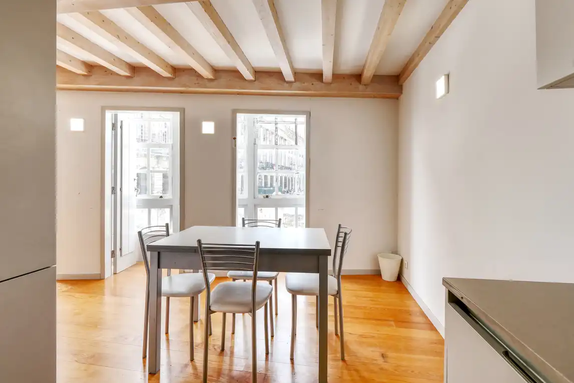 Dining room of Flat for sale in Santiago de Compostela   with Storage room, Oven and Washing machine