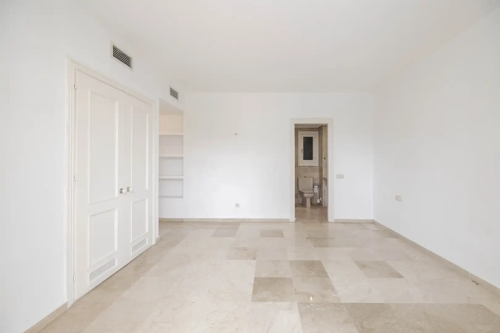 Piso en venta en Marbella con Terraza, Trastero y Balcón