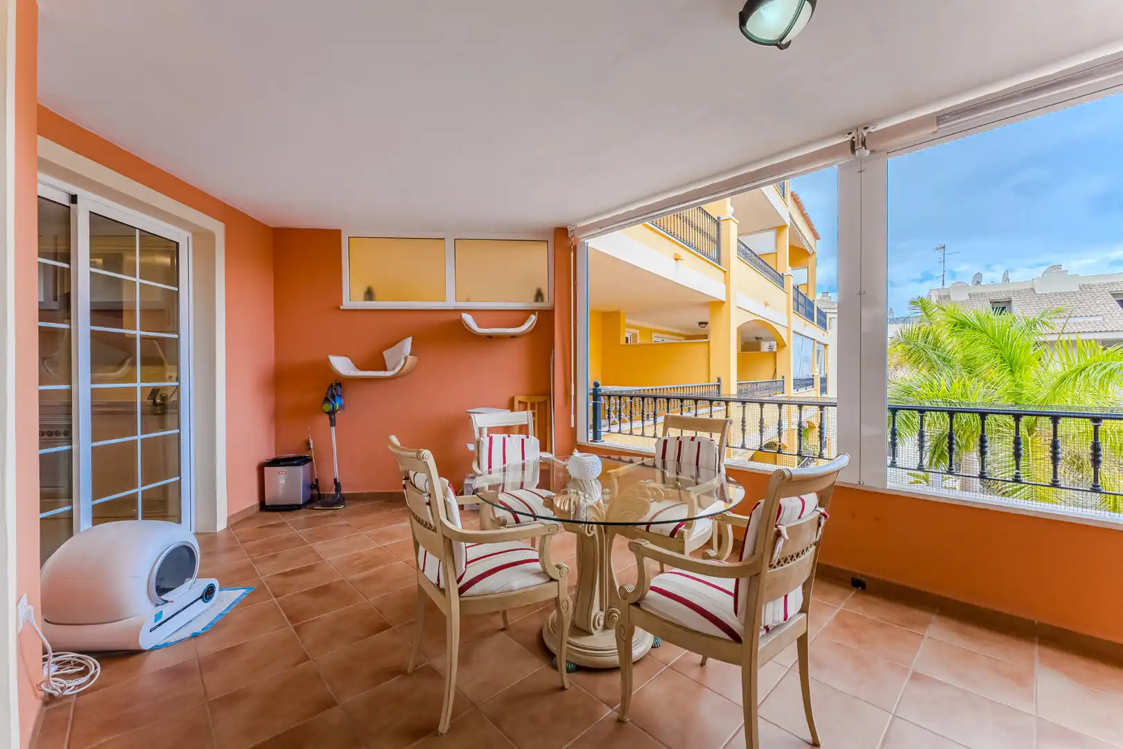 Jardín de Piso en venta en Arona con Terraza, Amueblado y Horno