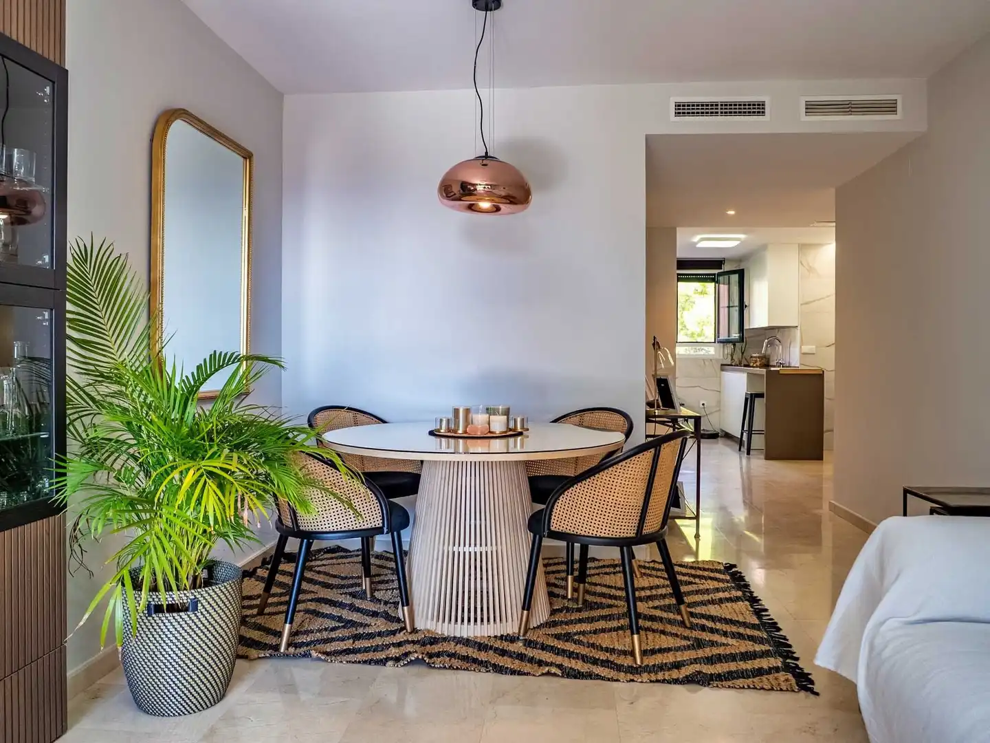 Apartamento con piscina en venta en Golf Bahía, imagen 11