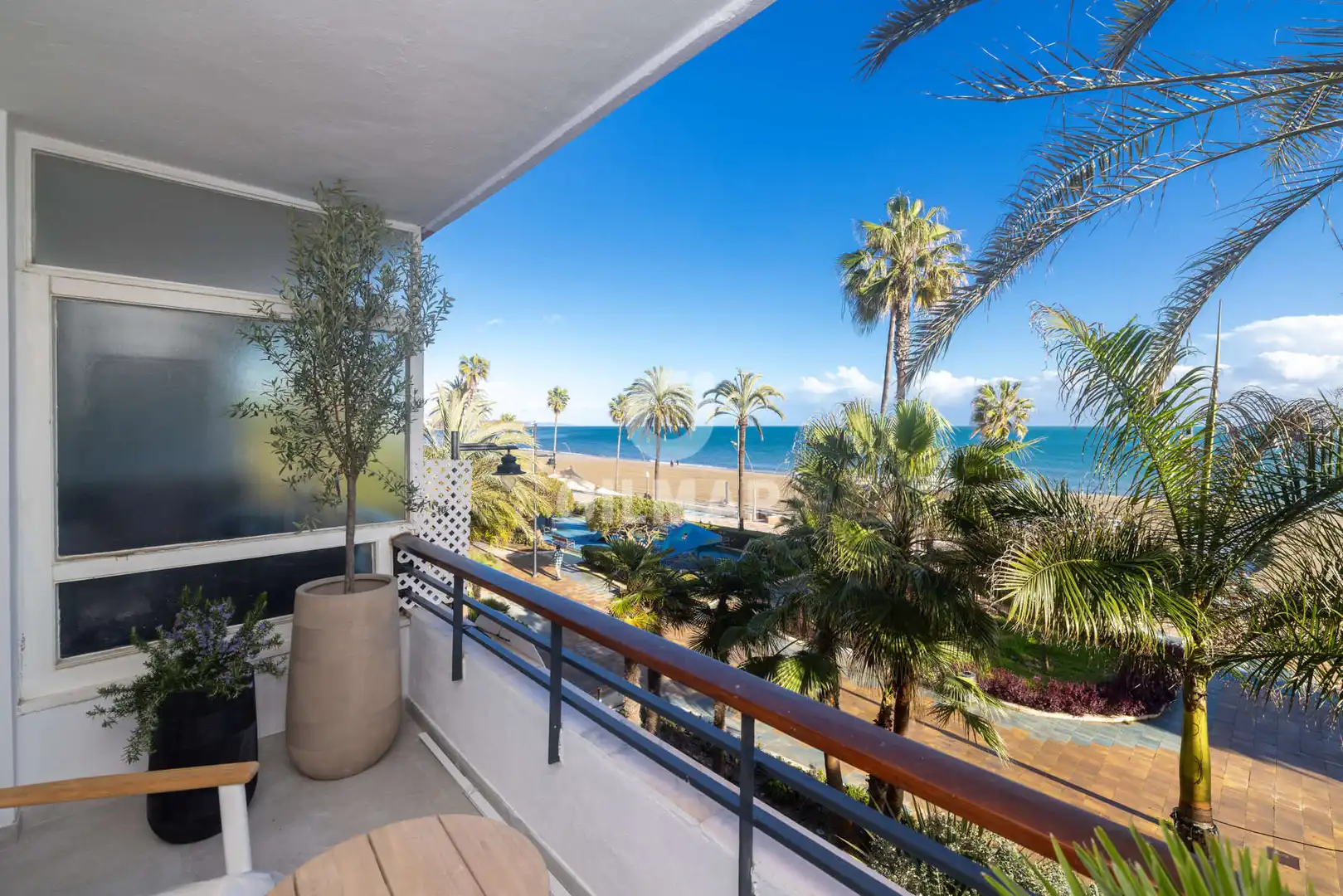 Dormitori de Apartament en venda en Estepona amb Balcó